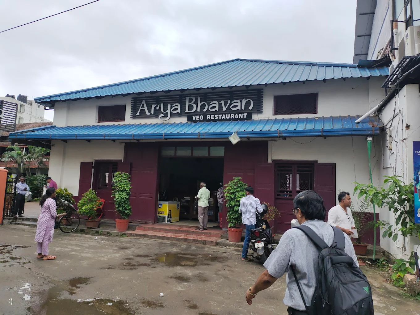 Aryabhavan Pure Vegetarian Kozhikode – Restaurant and Lodge