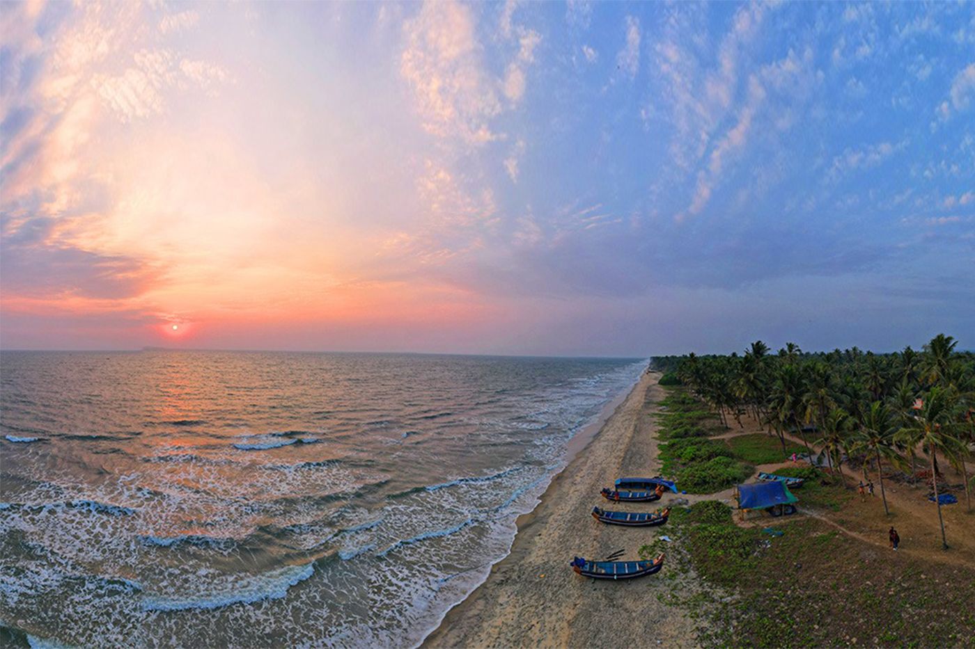 Beach shacks and seafood at Payyoli Beach